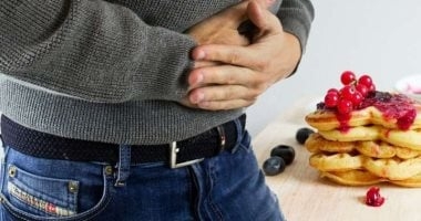 بطنك بتوجعك بعد الأكل على طول.. فتش عن 10 أسباب مرضية