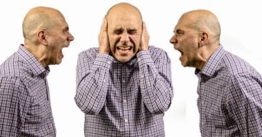 بتتكلم مع نفسك.. امتى تعرف أنك محتاج طبيب نفسى