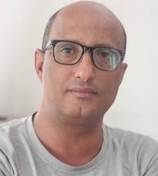 فارس العلي.. الشاعر الذي يجسد معاناة الشارع اليمني في قصائد تعكس واقع الحياة وآلامها