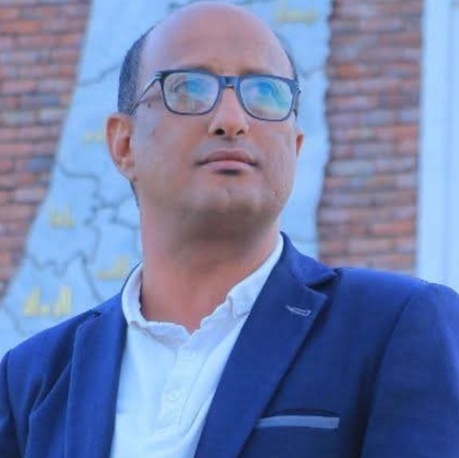تجارب شعراء من خلفيات ثقافية متنوعة .. أصوات تتجاوز الألم في كتاب 'الشعر نداء للسلام' لحميد عقبي
