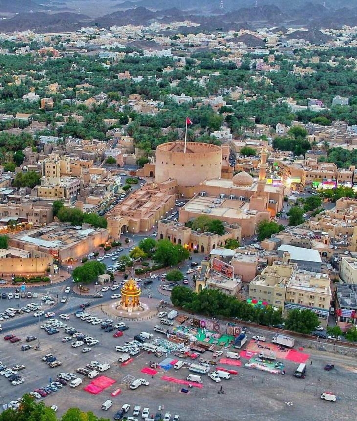 المبعوث الأممي يناقش في مسقط دعم خفض التصعيد في اليمن بحضور دبلوماسي عماني ايراني