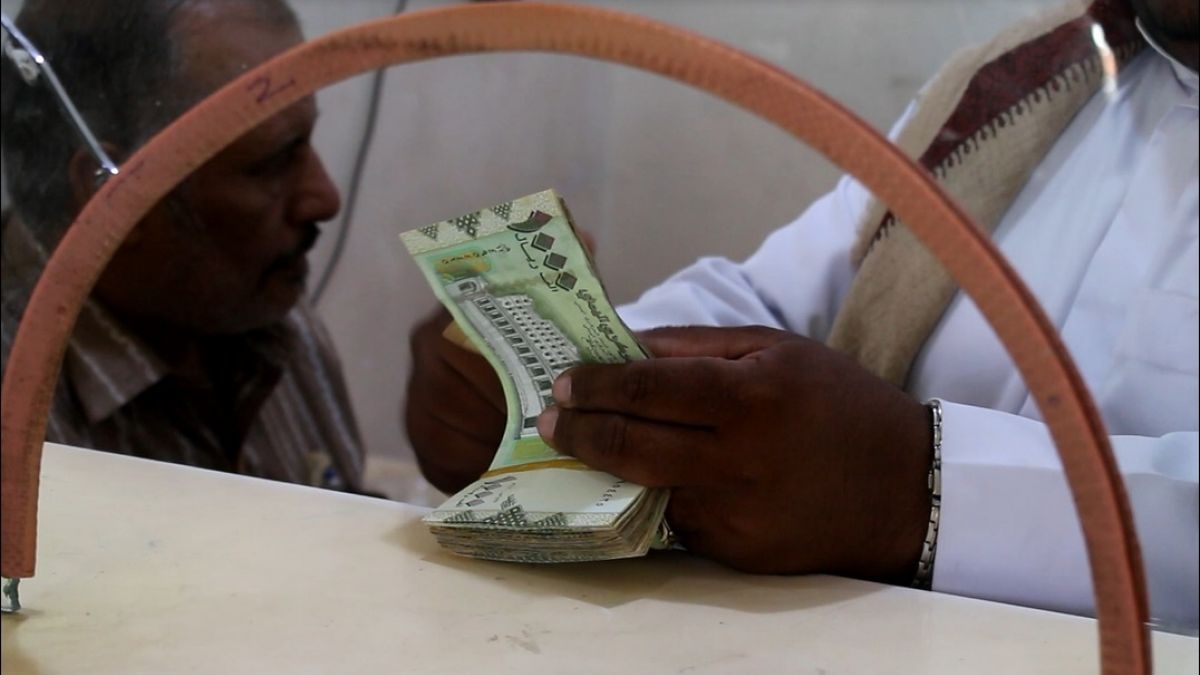 أسعار صرف الريال اليمني في صنعاء وعدن مقابل الدولار السبت 5 يوليو 2025