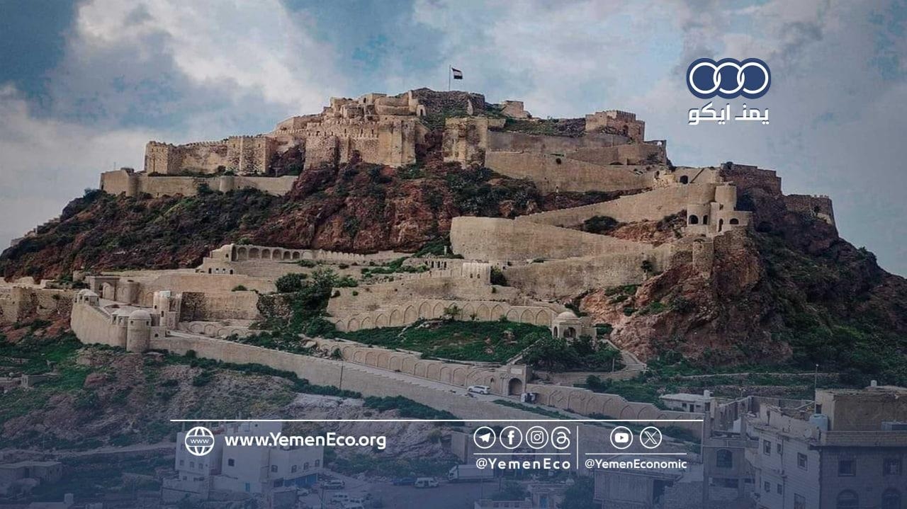 تعز: الكشف عن حجم مضبوطات الذهب والأموال والبضائع الممنوعة والمهربة خلال شهر