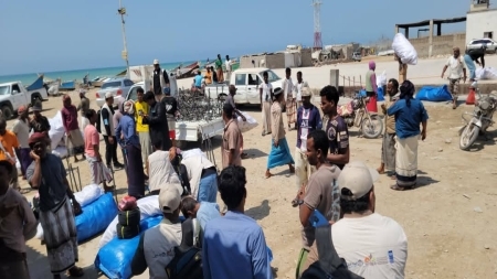 اليمن: توزيع معدات صيد لـ103 صيادين في المهرة بتمويل من البنك الدولي
