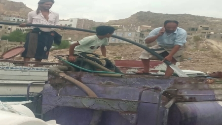 اليمن: سلطات تعز تقر تسعيرة رسمية لصهاريج المياه وتفتح عددًا من الآبار لتخفيف الأزمة الخانقة