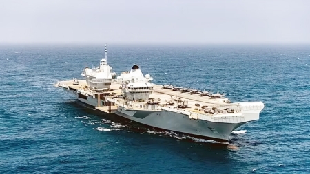لندن: البحرية البريطانية مستعدة لضرب الحوثيين بطائرات F-35 إذا هاجموا حاملة HMS في البحر الأحمر